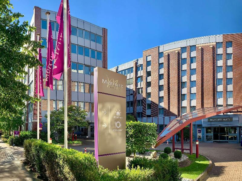 Mercure Hotel Hamburg Am Volkspark image