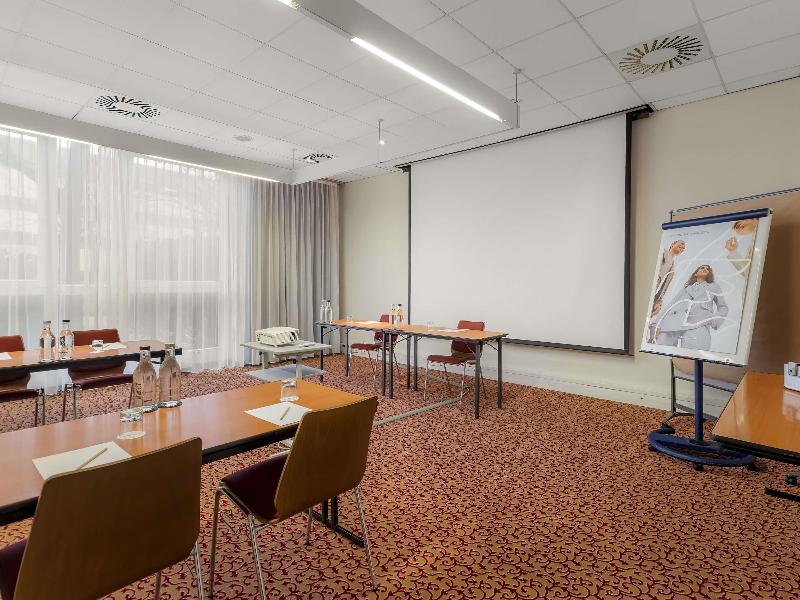 Mercure Hotel Hamburg Am Volkspark image