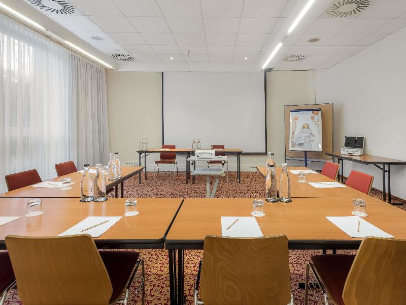 Mercure Hotel Hamburg Am Volkspark image