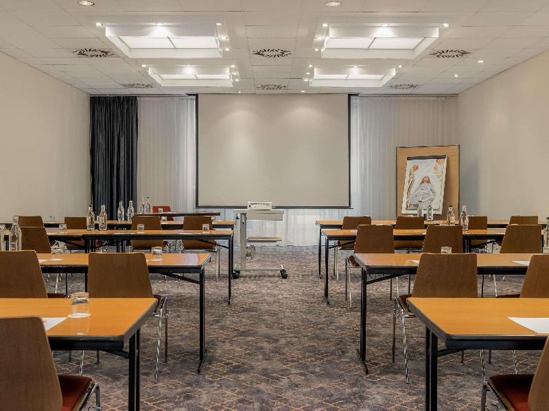 Mercure Hotel Hamburg Am Volkspark image