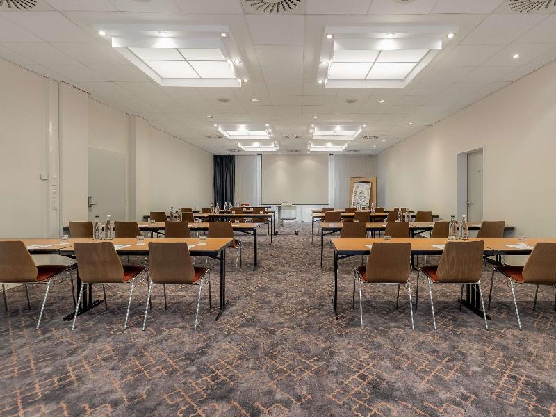 Mercure Hotel Hamburg Am Volkspark image
