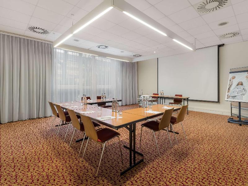 Mercure Hotel Hamburg Am Volkspark image