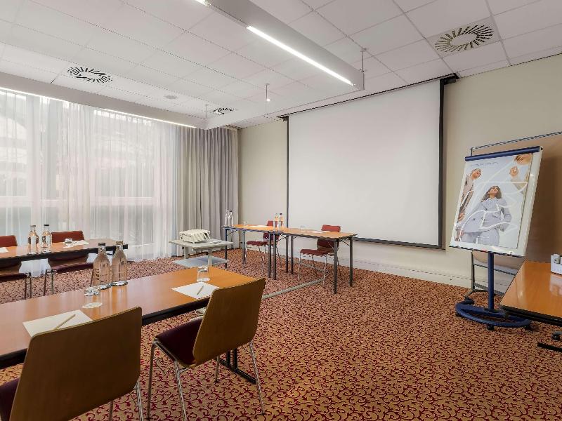 Mercure Hotel Hamburg Am Volkspark image