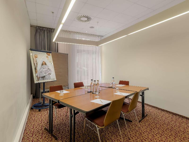 Mercure Hotel Hamburg Am Volkspark image