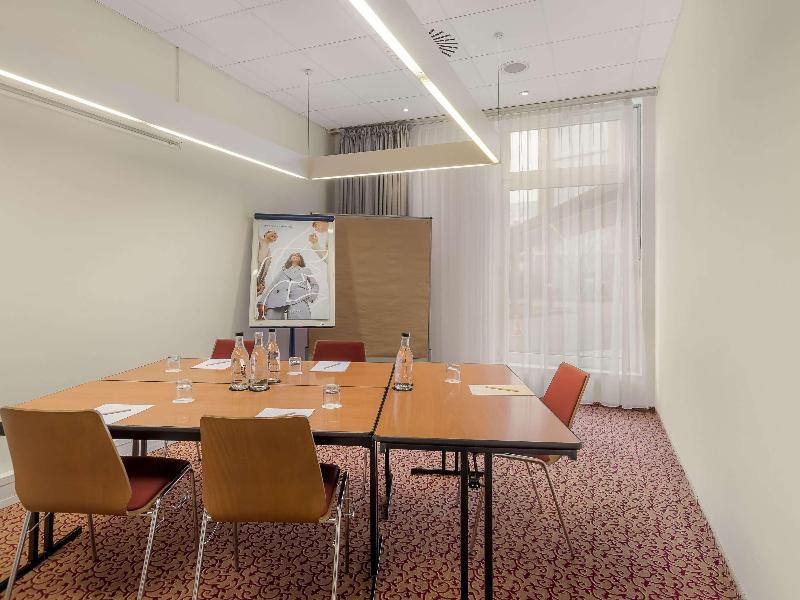Mercure Hotel Hamburg Am Volkspark image