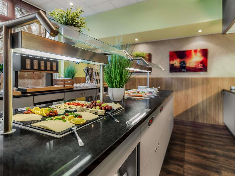 Mercure Hotel Hamburg Am Volkspark image