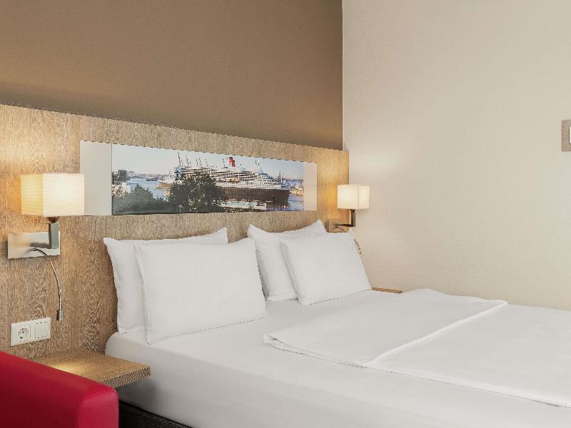 Mercure Hotel Hamburg Am Volkspark image