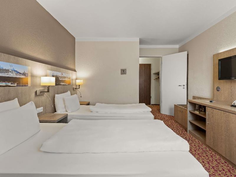 Mercure Hotel Hamburg Am Volkspark image