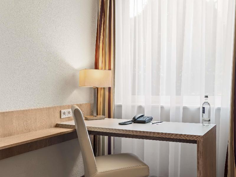 Mercure Hotel Hamburg Am Volkspark image