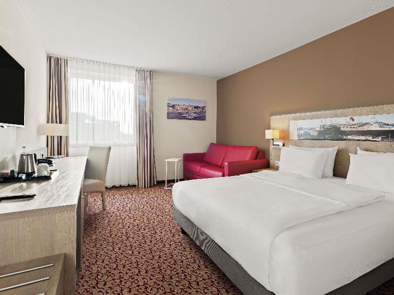Mercure Hotel Hamburg Am Volkspark image