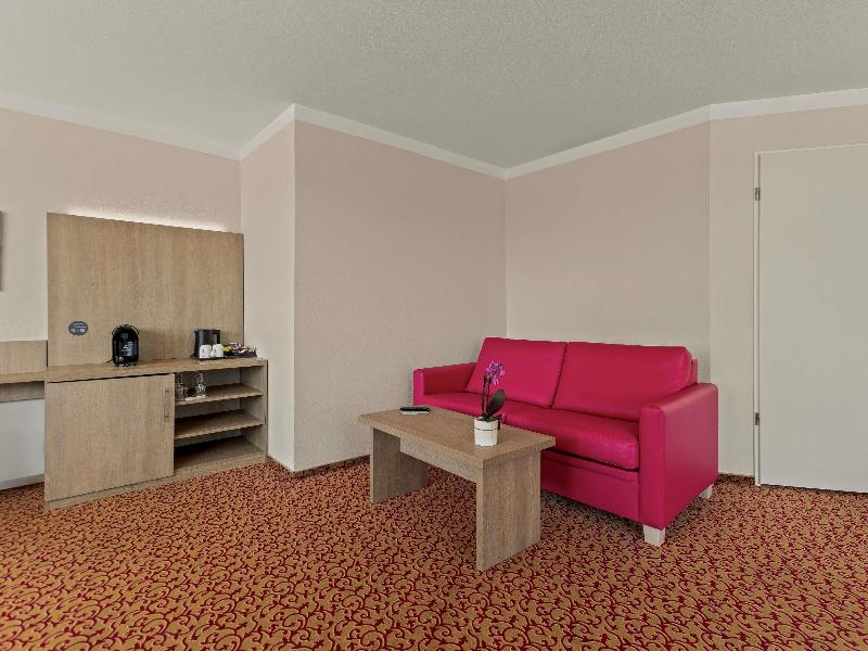 Mercure Hotel Hamburg Am Volkspark image