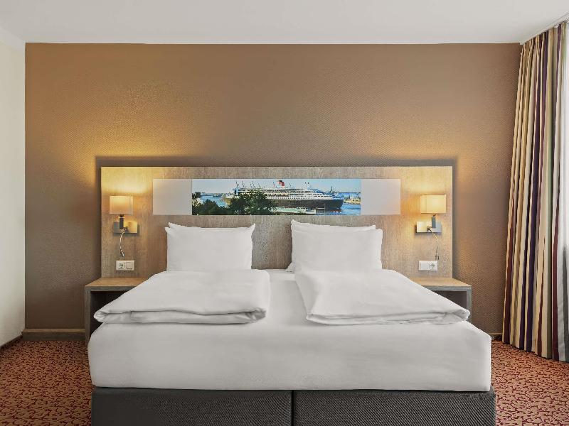 Mercure Hotel Hamburg Am Volkspark image