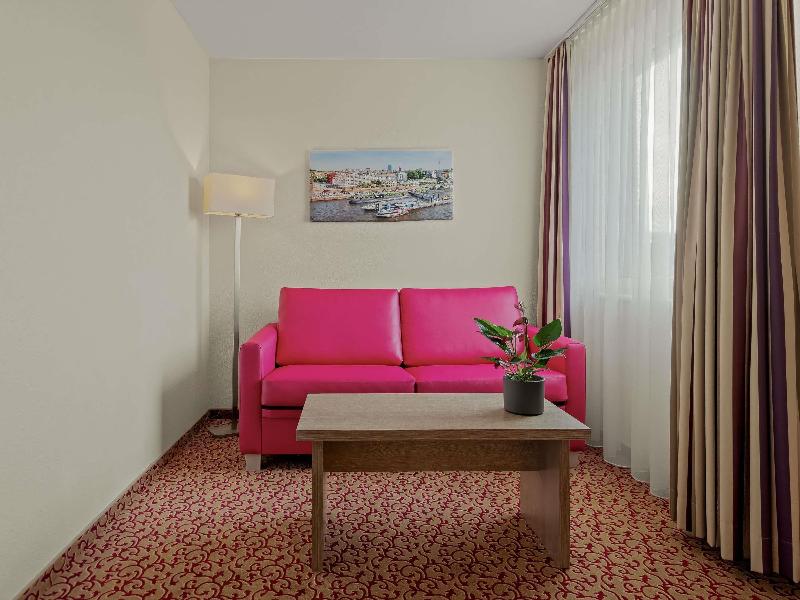 Mercure Hotel Hamburg Am Volkspark image