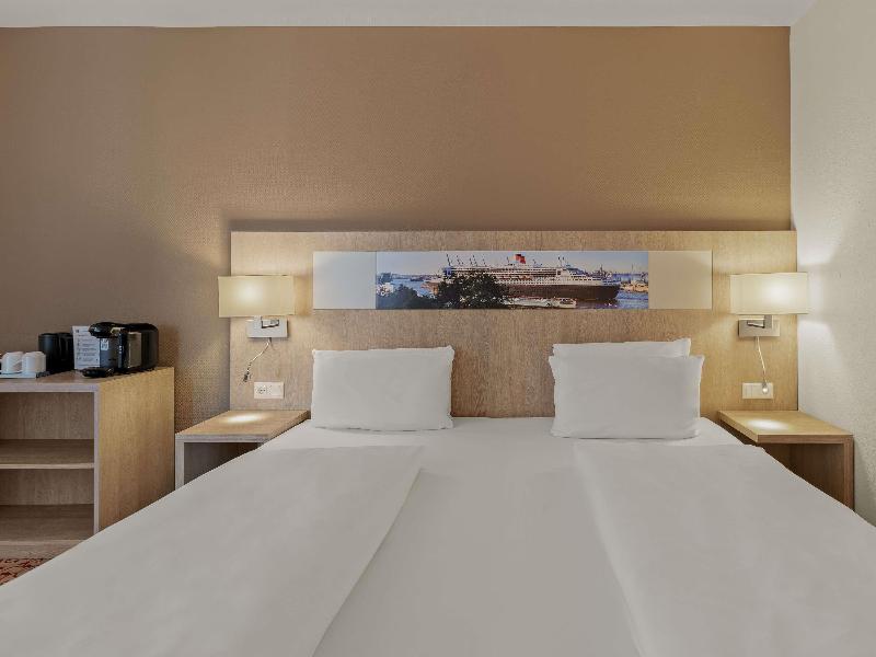 Mercure Hotel Hamburg Am Volkspark image