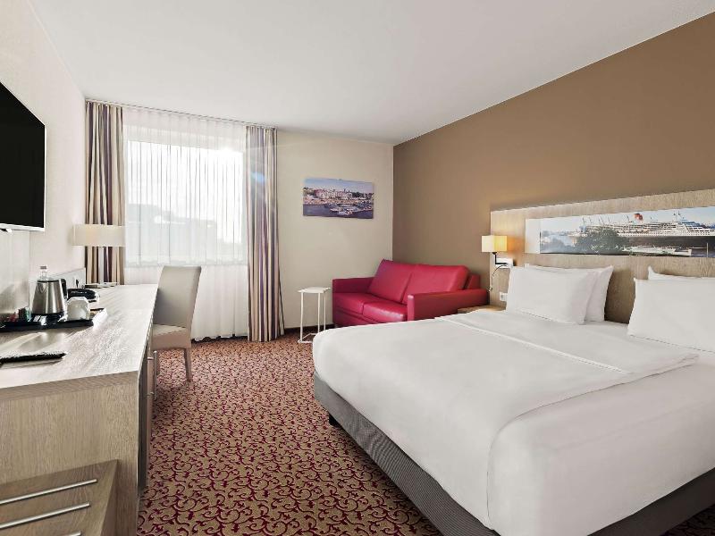 Mercure Hotel Hamburg Am Volkspark image