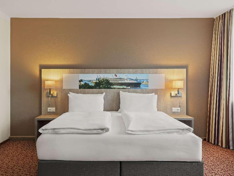 Mercure Hotel Hamburg Am Volkspark image