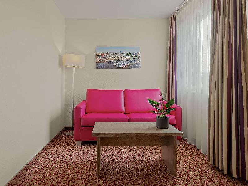 Mercure Hotel Hamburg Am Volkspark image