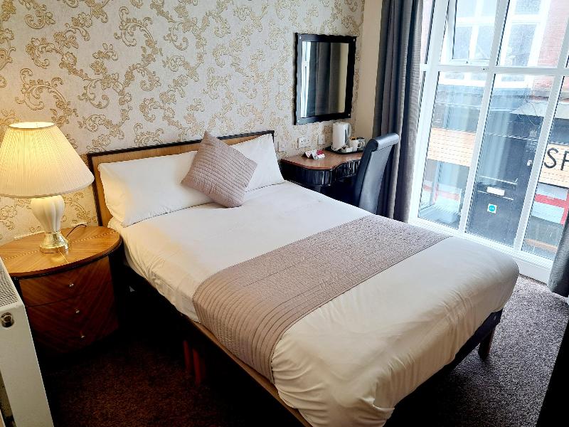 Scarisbrick Hotel image