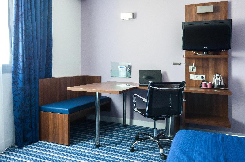 Holiday Inn Express Montpellier Odysseum image