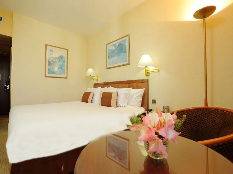 Carlton Hotel image