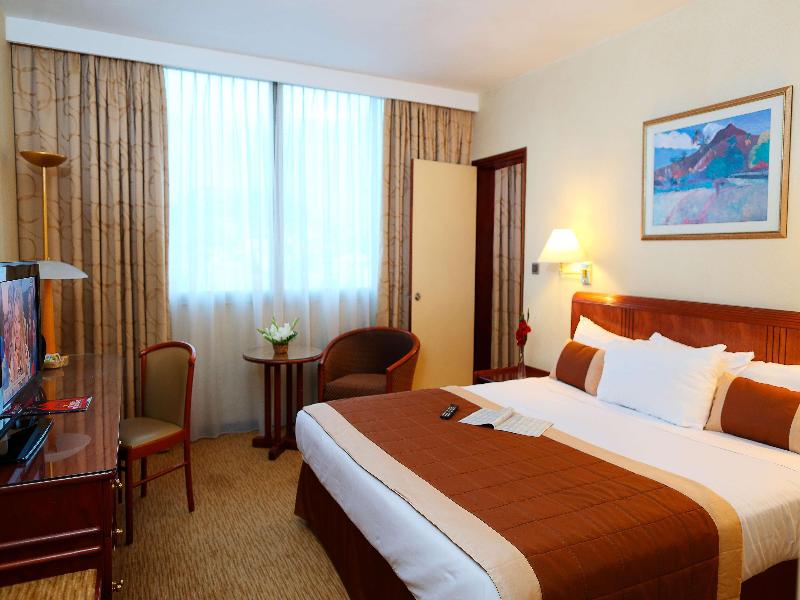 Carlton Hotel image