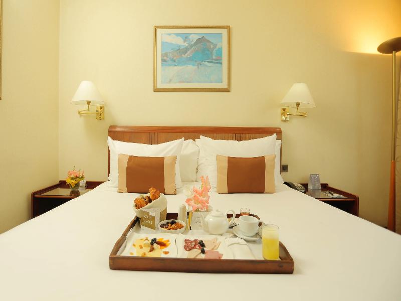 Carlton Hotel image