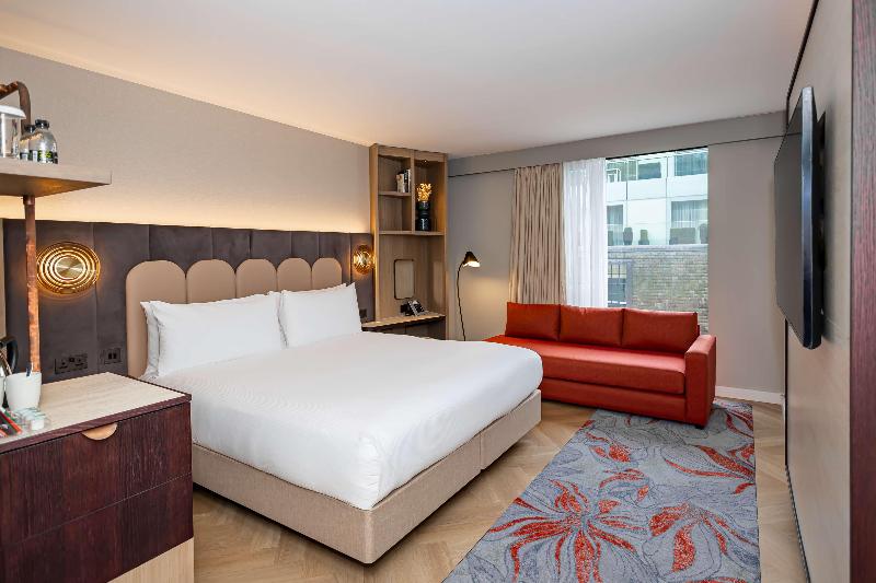 DoubleTree by Hilton London - Tower of London image