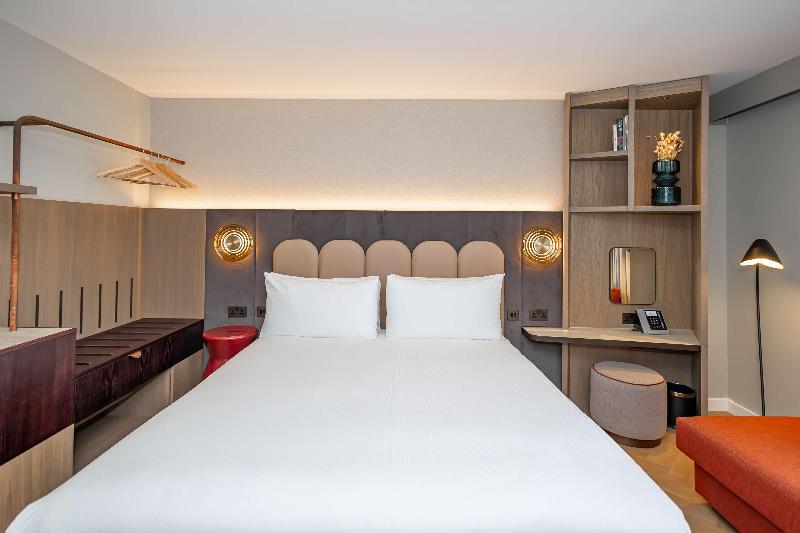 DoubleTree by Hilton London - Tower of London image
