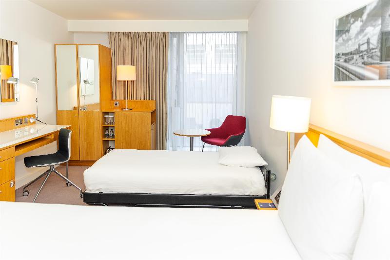 DoubleTree by Hilton London - Tower of London image