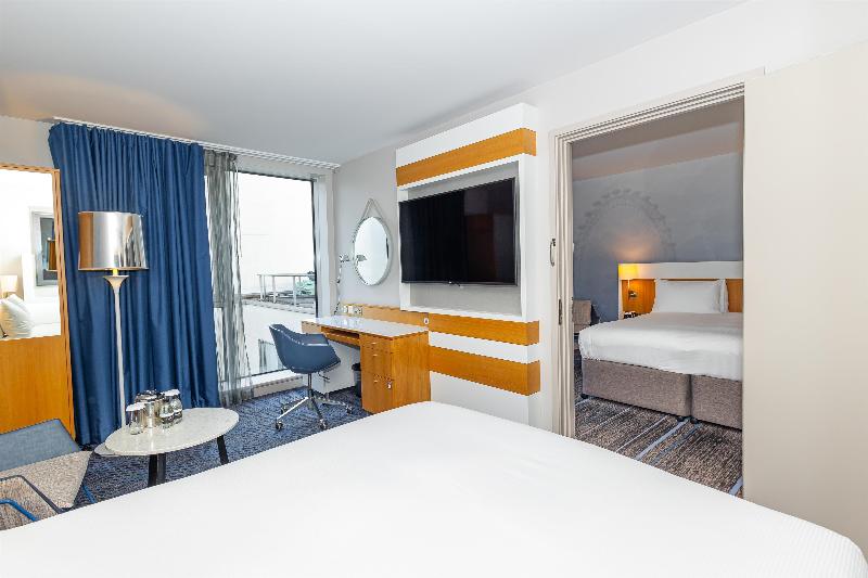 DoubleTree by Hilton London - Tower of London image