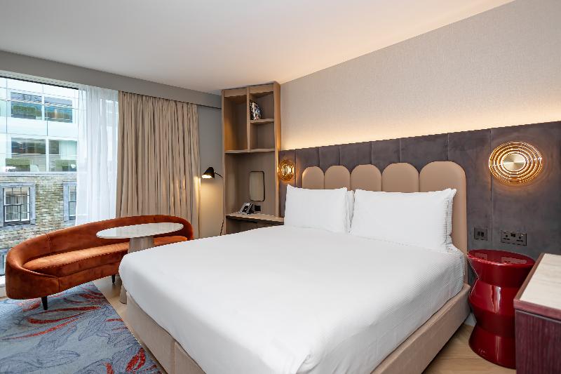 DoubleTree by Hilton London - Tower of London image
