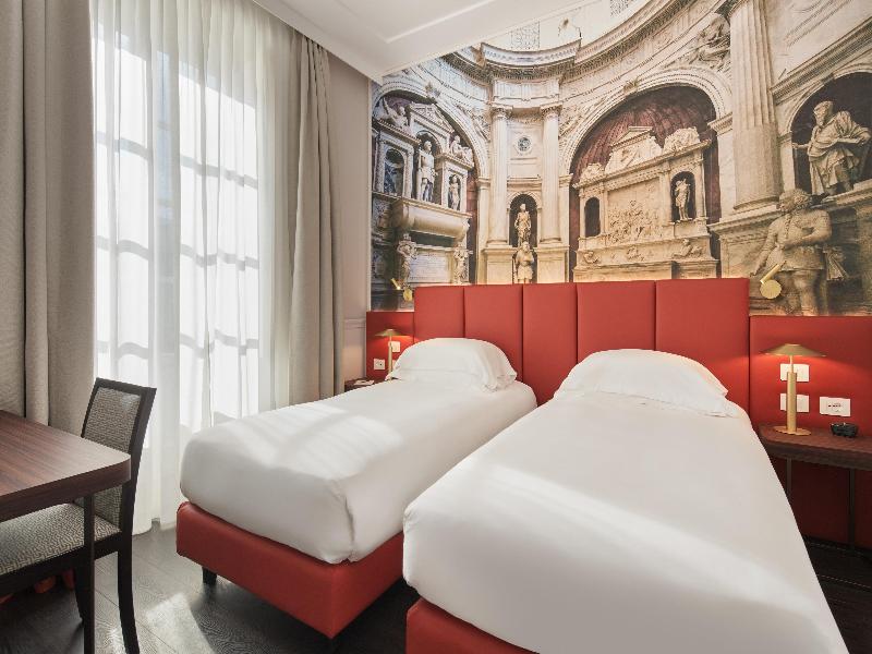 Palazzo Caracciolo Naples image
