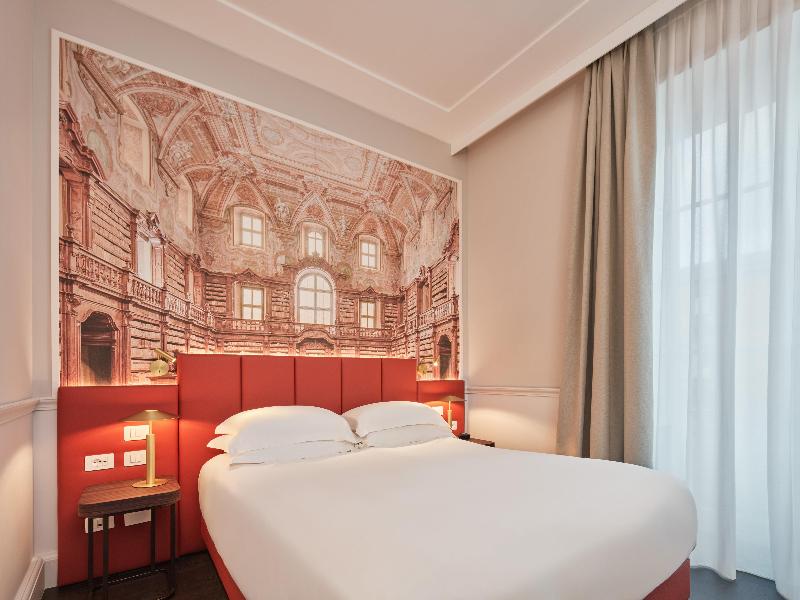 Palazzo Caracciolo Naples image