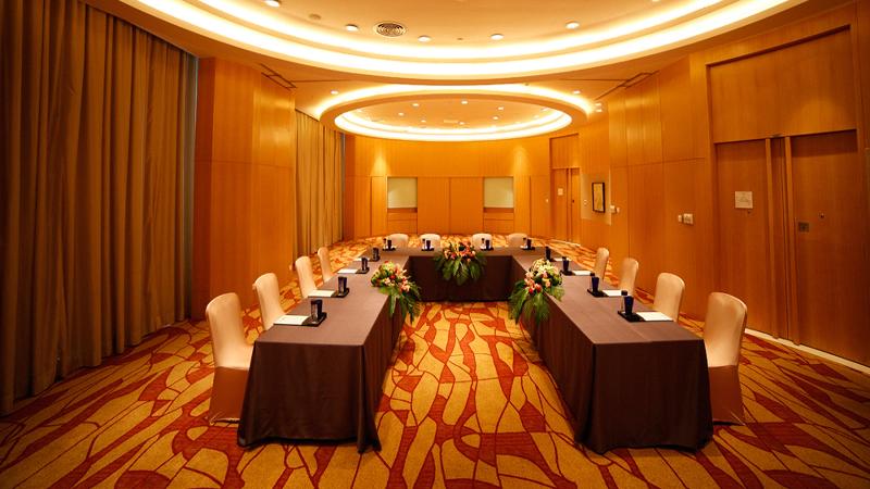Crowne Plaza Wing On City Zhongshan image