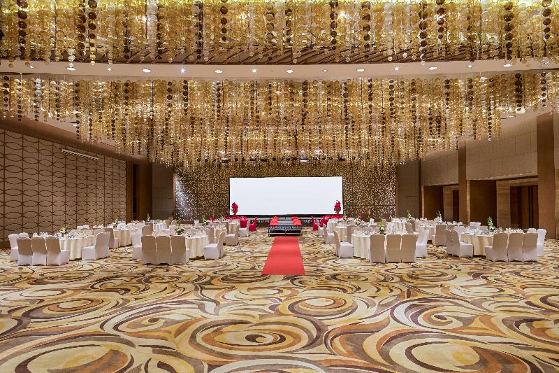 Crowne Plaza Wing On City Zhongshan image