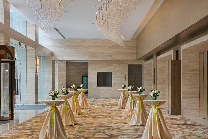 Crowne Plaza Wing On City Zhongshan image