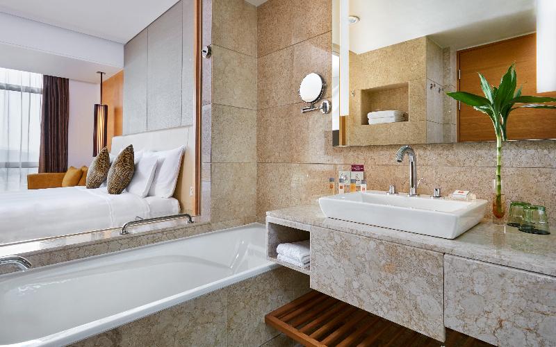 Crowne Plaza Wing On City Zhongshan image