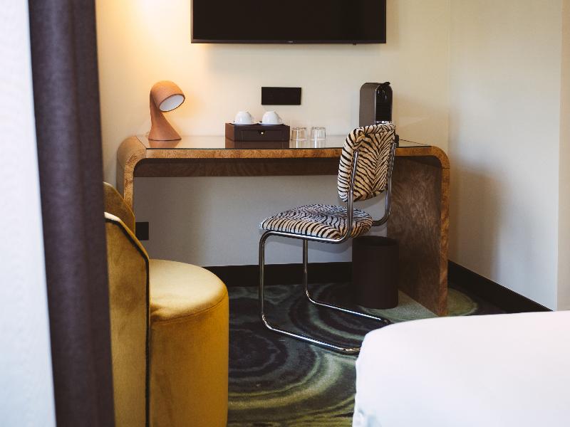 1K Hotel image