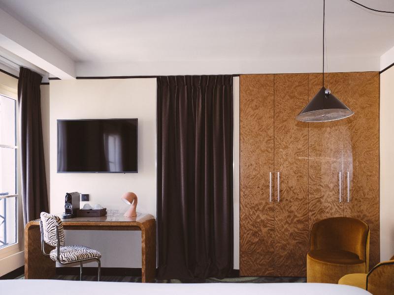 1K Hotel image
