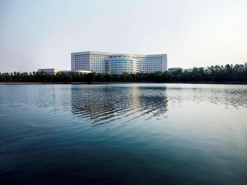 Renaissance Tianjin Lakeview Hotel image