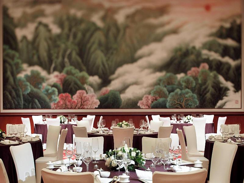 Renaissance Tianjin Lakeview Hotel image