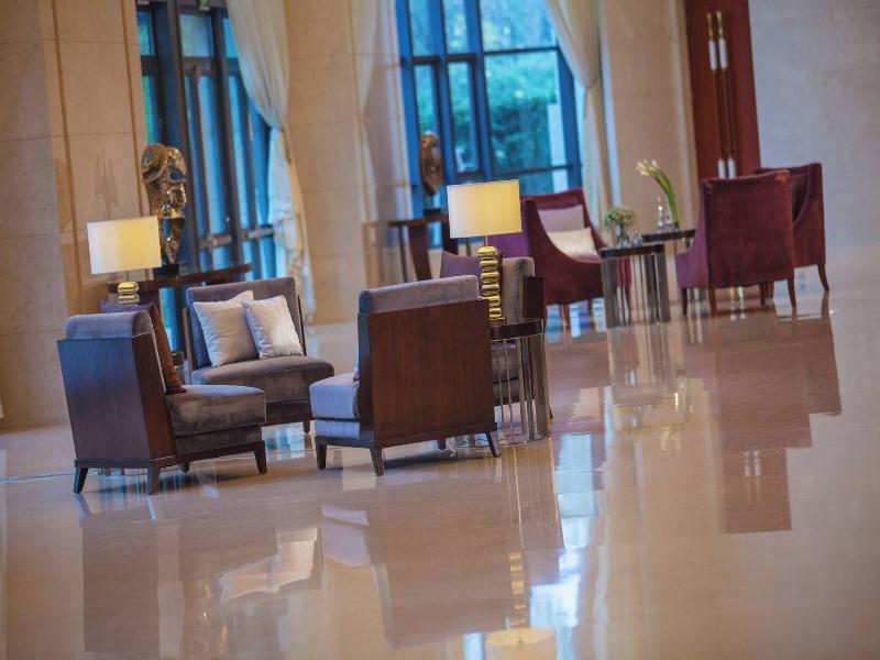 Renaissance Tianjin Lakeview Hotel image