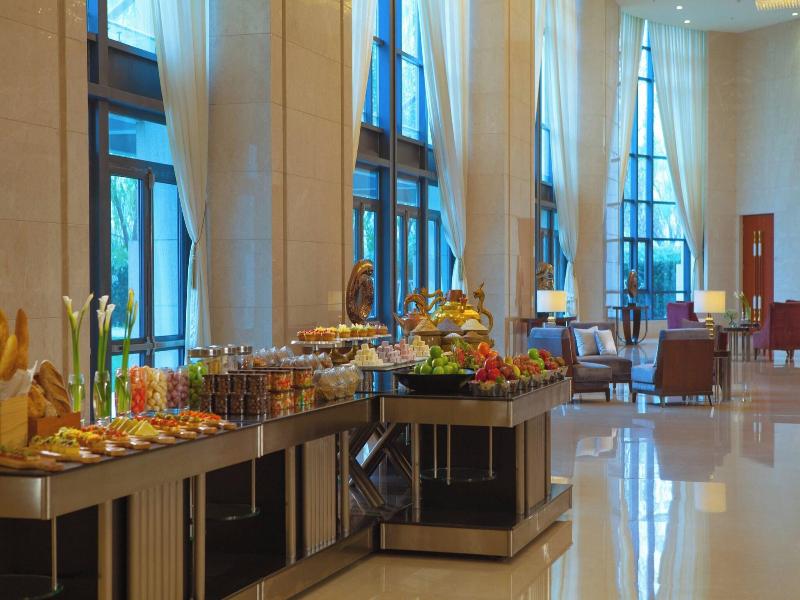 Renaissance Tianjin Lakeview Hotel image