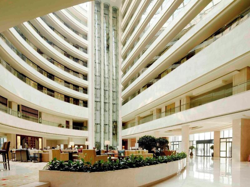 Renaissance Tianjin Lakeview Hotel image