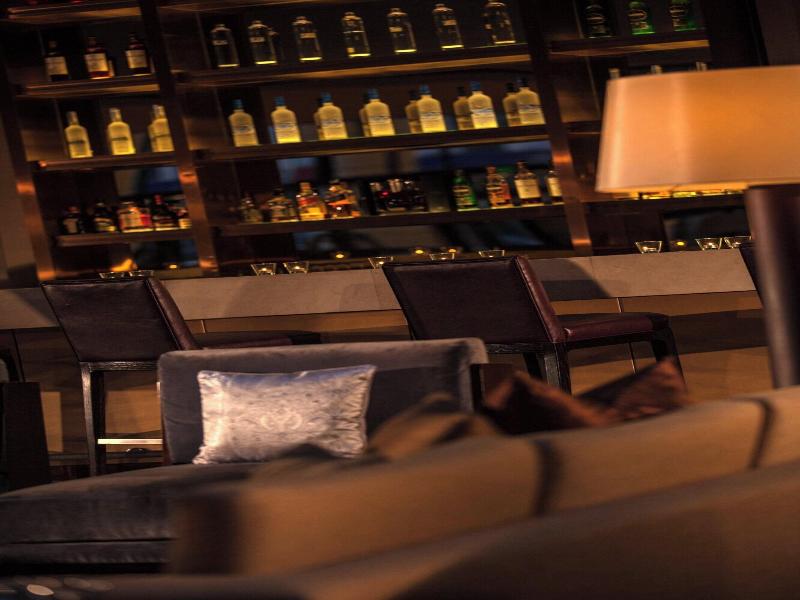 Renaissance Tianjin Lakeview Hotel image