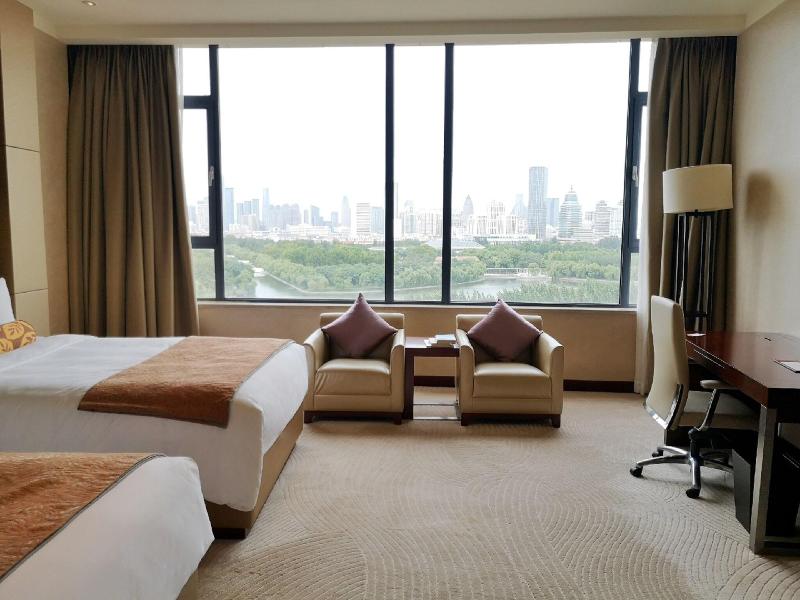 Renaissance Tianjin Lakeview Hotel image