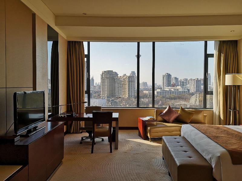 Renaissance Tianjin Lakeview Hotel image