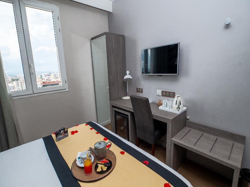 Le Louvre Hotel & Spa image
