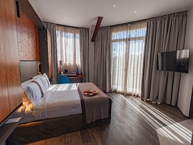 Le Louvre Hotel & Spa image