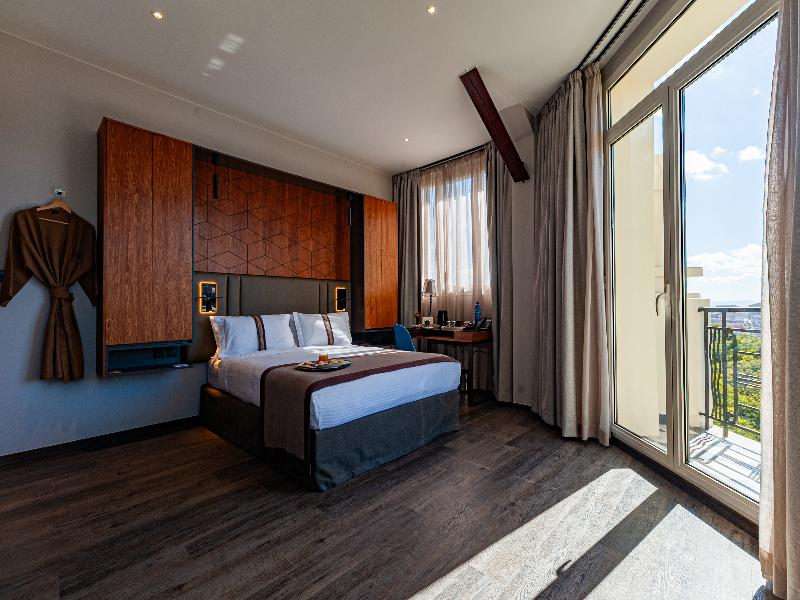 Le Louvre Hotel & Spa image